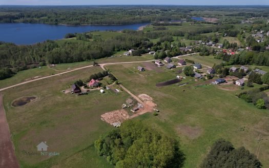 Sklypas su statybos leidimu ir vaizdu į ežerą